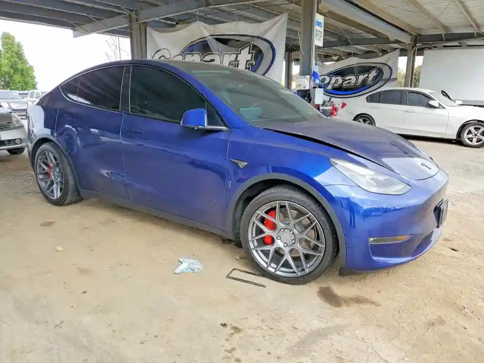 7SAYGDEF6PF622927 2023 TESLA MODEL Y-3