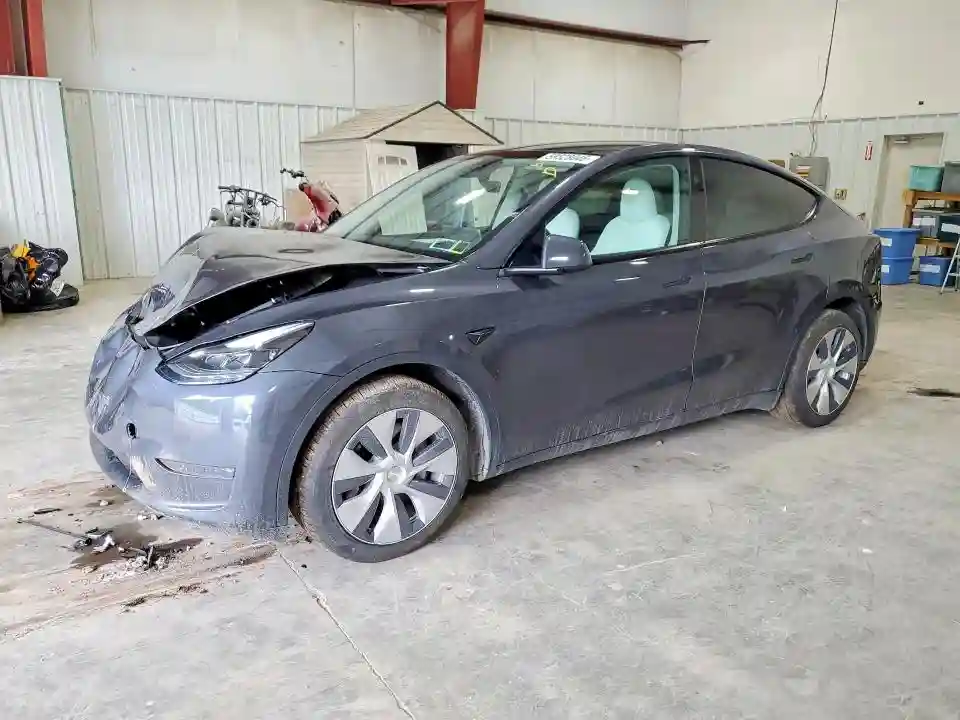 7SAYGDEE2PF838670 2023 TESLA MODEL Y-0
