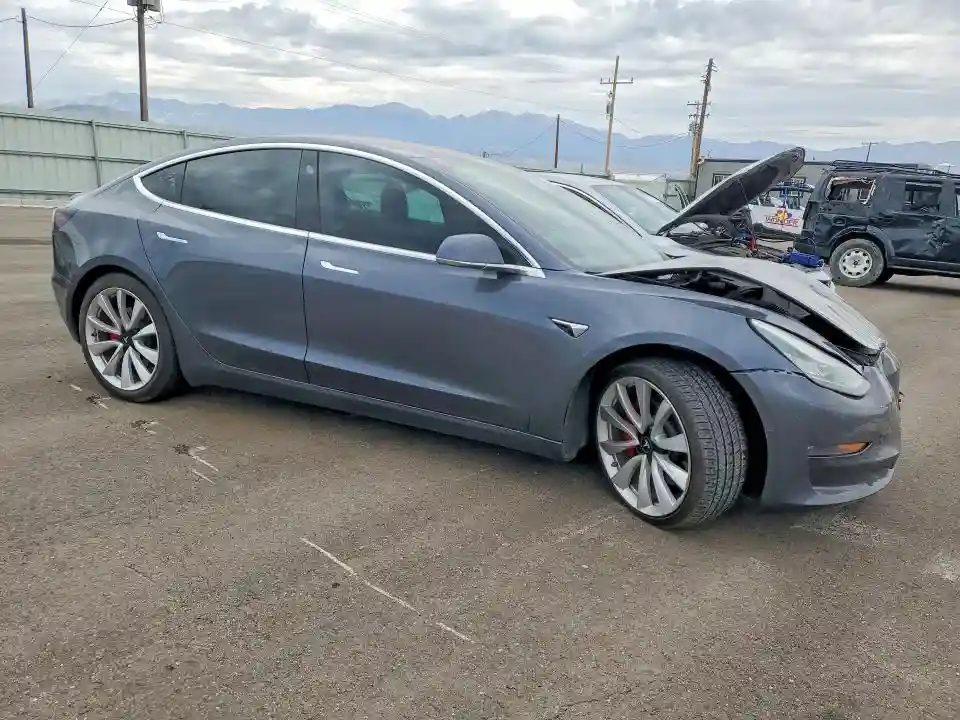5YJ3E1EB7JF151418 2018 TESLA MODEL 3-3