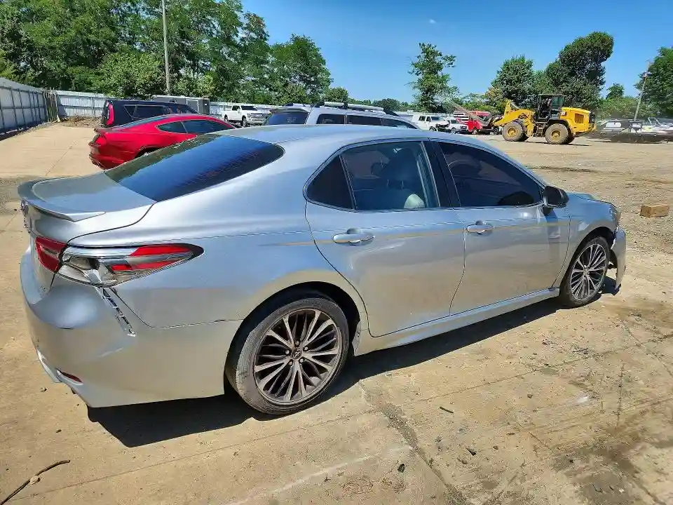 JTNB11HK9J3051459 2018 TOYOTA CAMRY-2