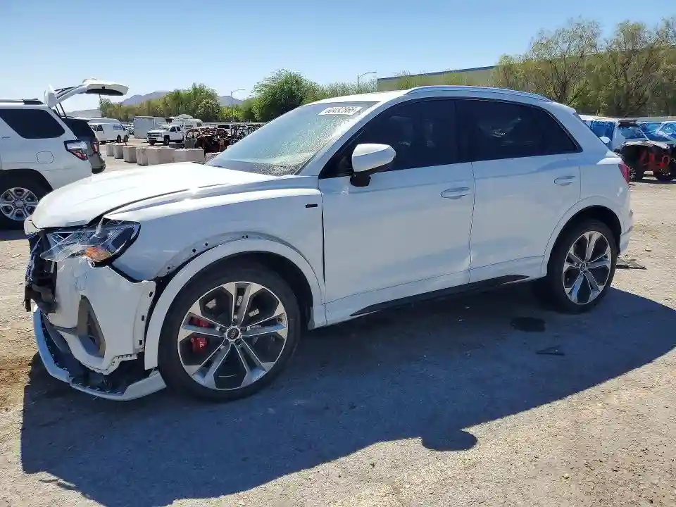 WA1EECF31K1074836 2019 AUDI Q3-0