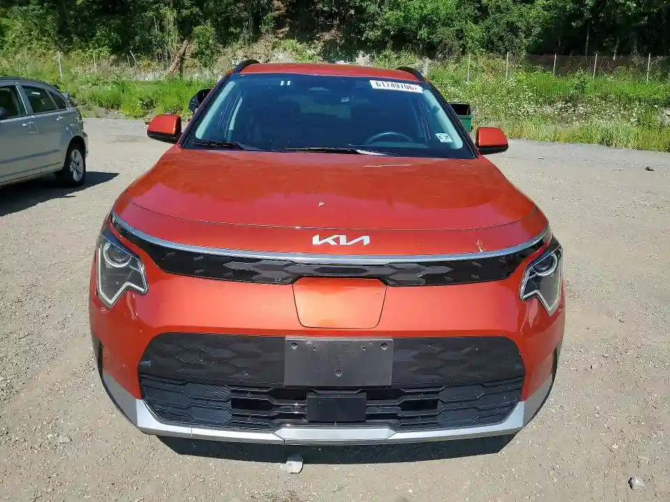 KNDCR3L13P5050932 2023 KIA NIRO-4