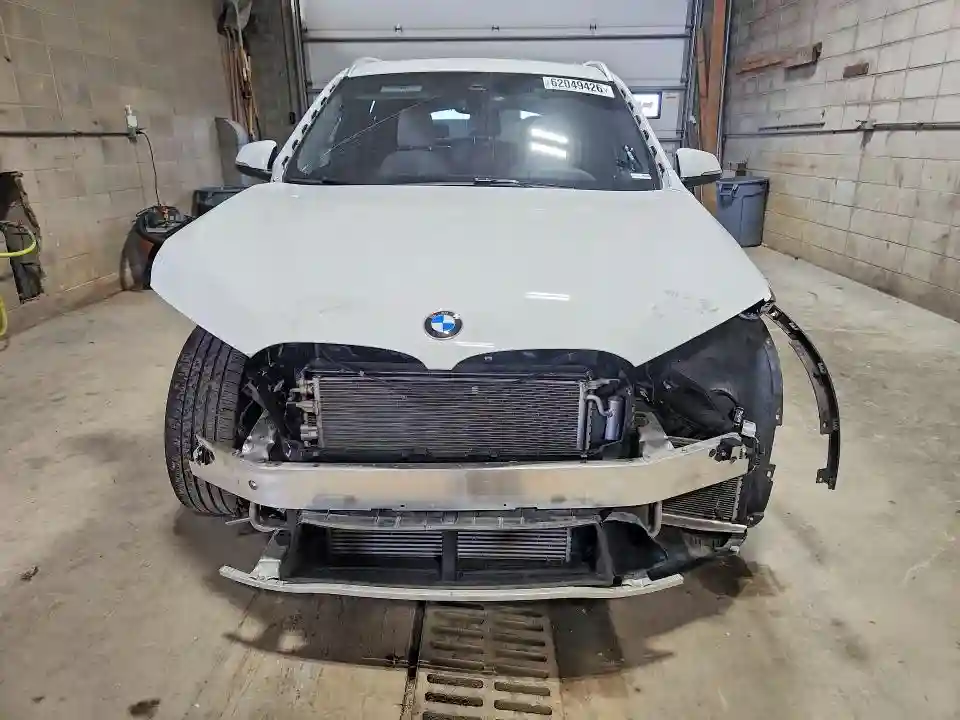 WBXHT3C59K5L36225 2019 BMW X1-4