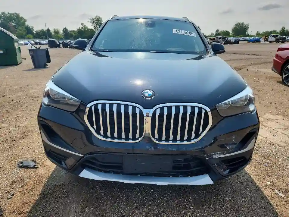 WBXJG7C03M5U23123 2021 BMW X1-4