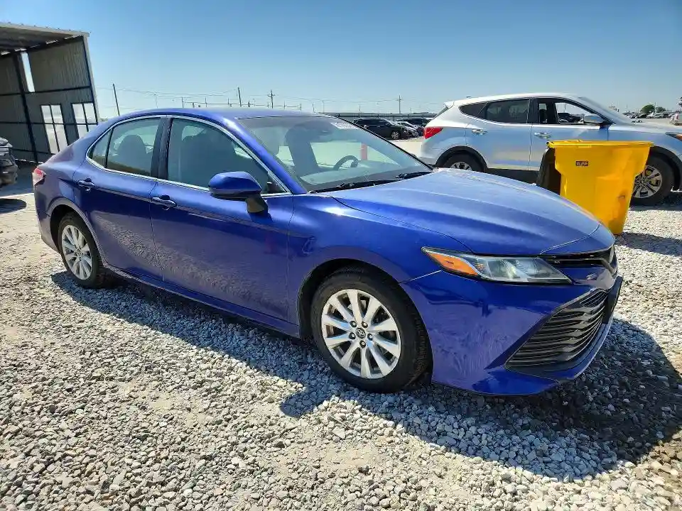 4T1B11HK9JU564625 2018 TOYOTA CAMRY-3