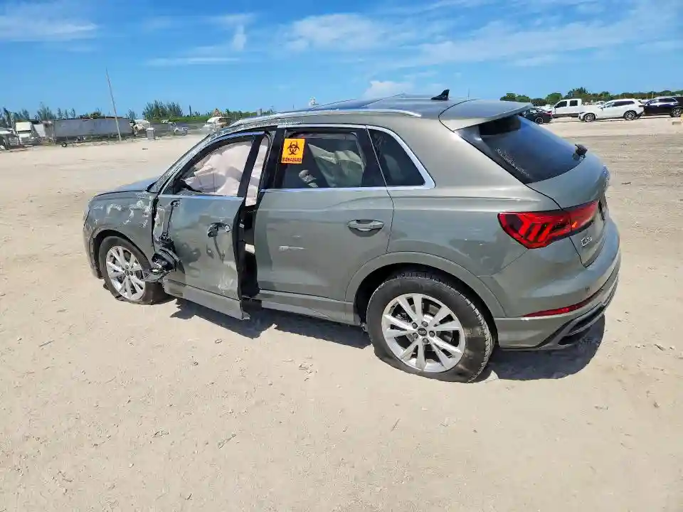 WA1DECF31S1074329 2025 AUDI Q3-1
