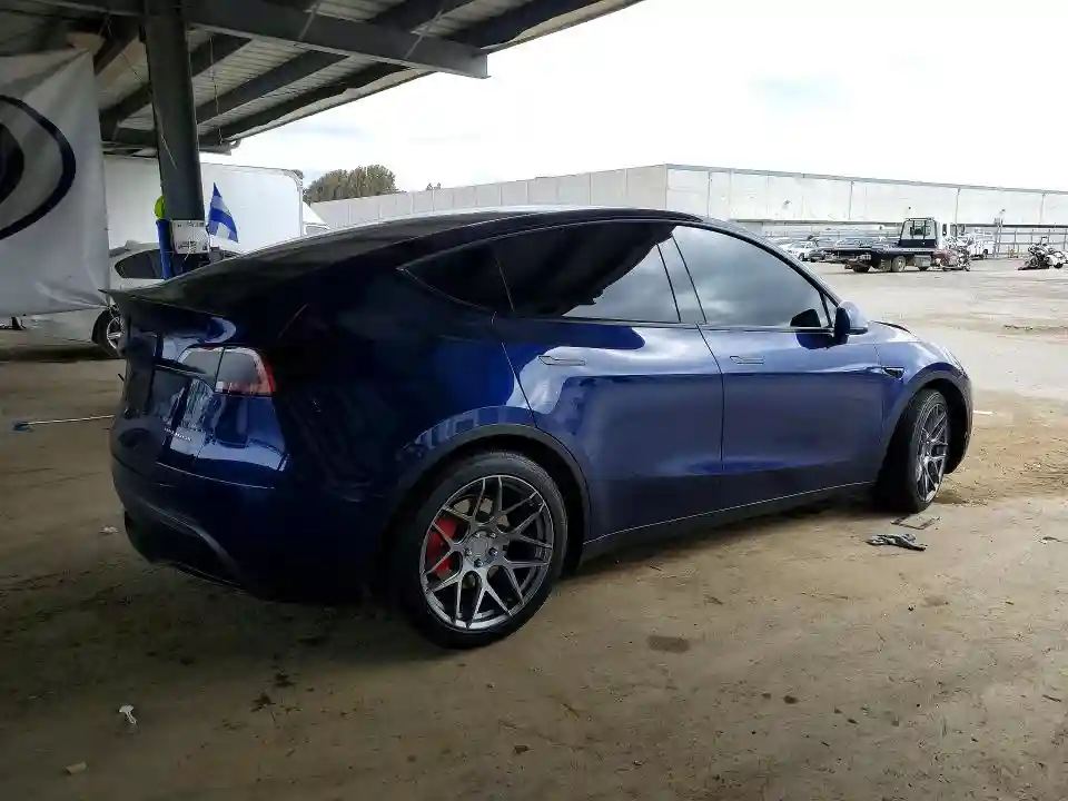 7SAYGDEF6PF622927 2023 TESLA MODEL Y-2