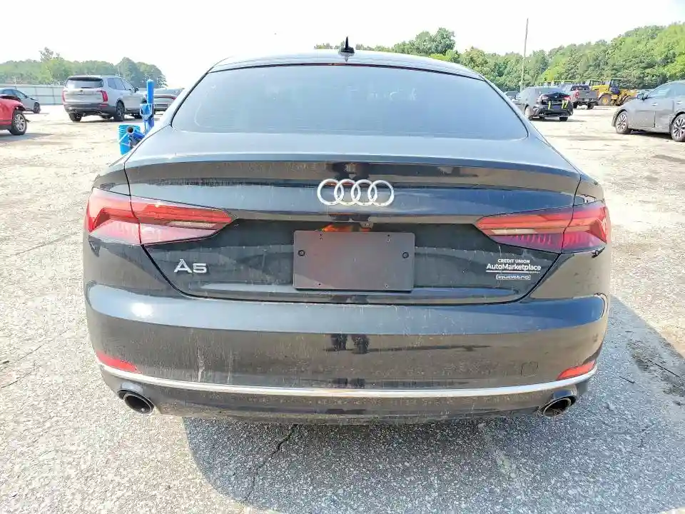 WAUANCF58KA028553 2019 AUDI A5-5