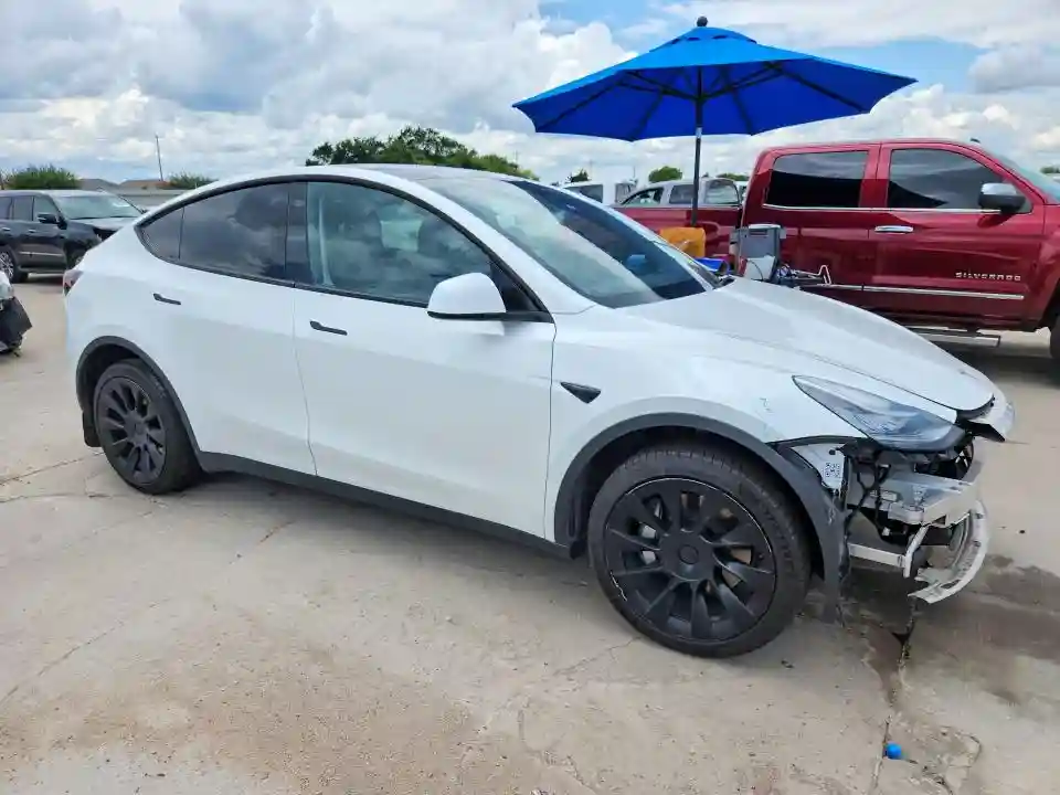 7SAYGDEE3PA069934 2023 TESLA MODEL Y-3