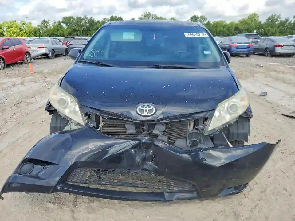 5TDZK3DCXFS528058 2015 TOYOTA SIENNA L 7-4