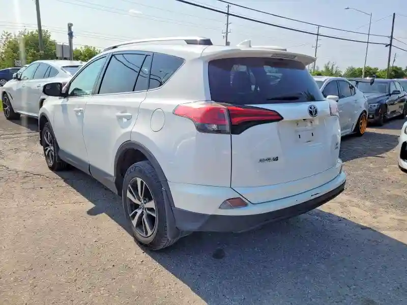 2T3BFREV5JW759384 2018 TOYOTA RAV4-2