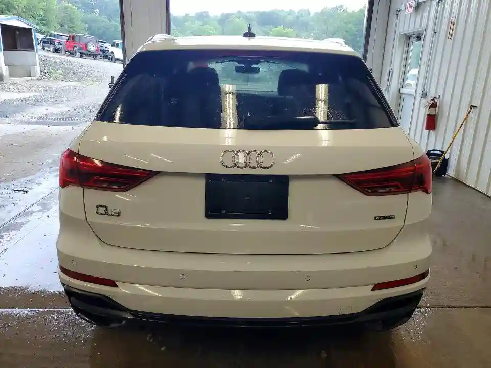 WA1EECF36R1047304 2024 AUDI Q3-5