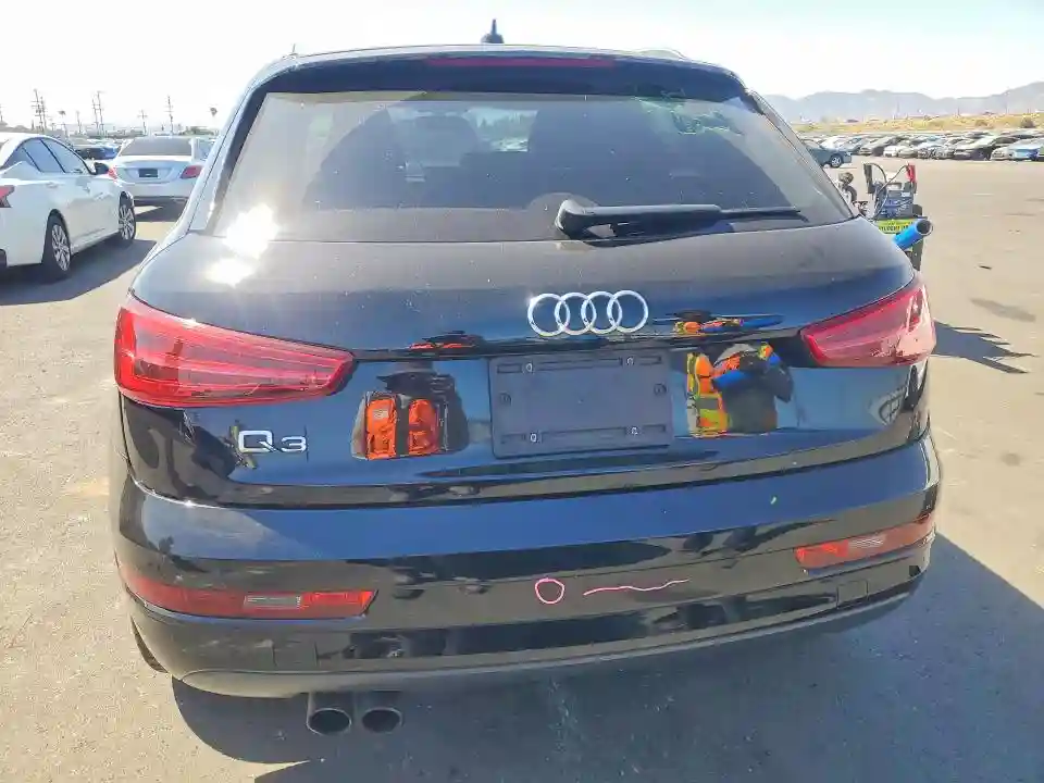 WA1BCCFS6JR014910 2018 AUDI Q3-5