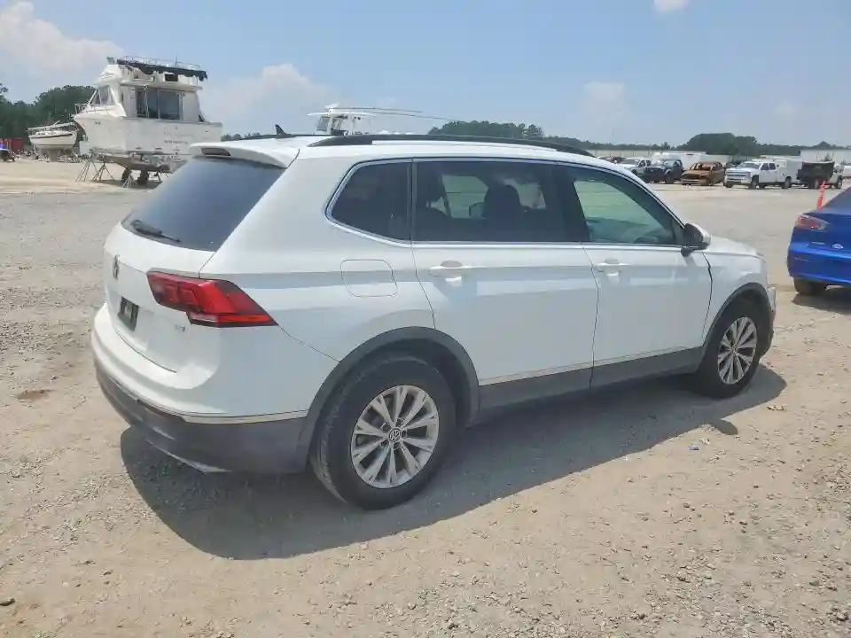3VV3B7AX7JM073958 2018 VOLKSWAGEN TIGUAN-2