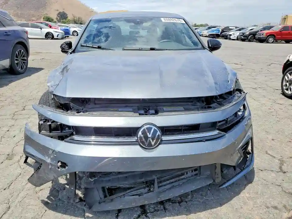 3VWBX7BU9SM074236 2025 VOLKSWAGEN JETTA-4