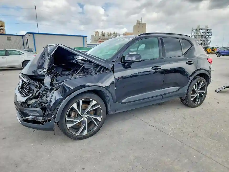 YV4162UM7L2217160 2020 VOLVO XC40-0