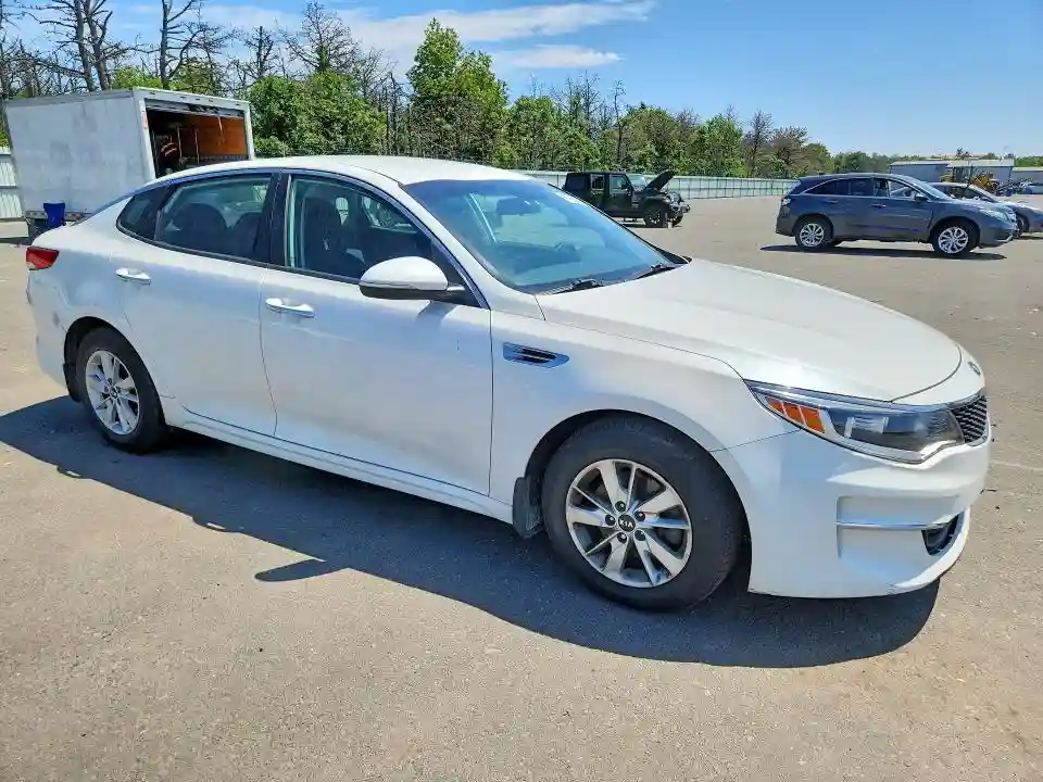 KNAGT4L34G5074065 2016 KIA OPTIMA-3