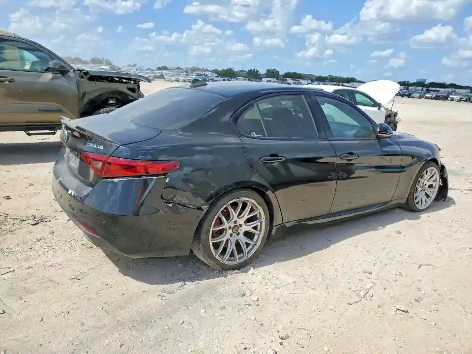ZARFAMBN7K7600909 2019 ALFA ROMEO GIULIA-2