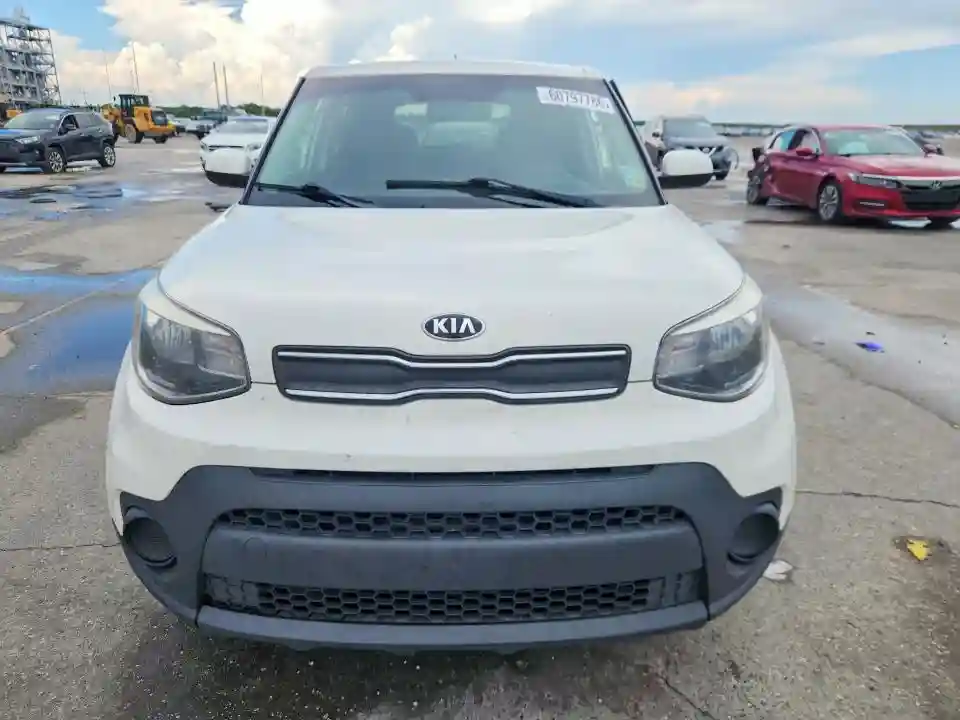 KNDJN2A22J7572519 2018 KIA SOUL BASE-4