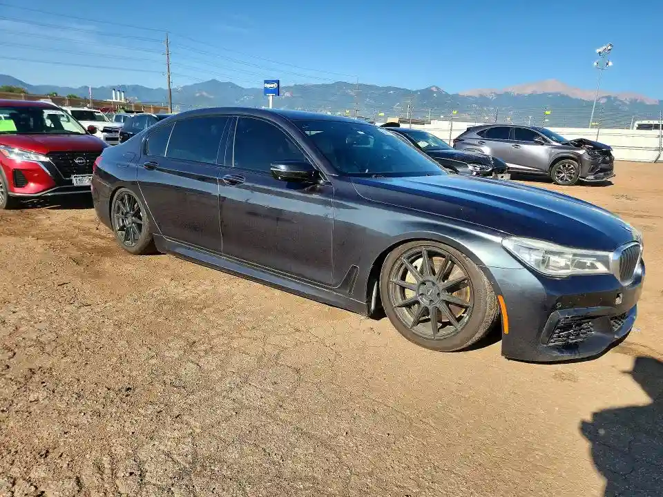 WBA7F0C30HGM22224 2017 BMW 7 SERIES-3