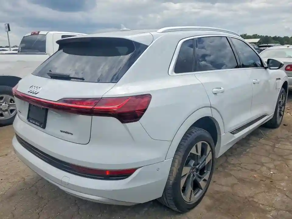 WA1LAAGEXMB024151 2021 AUDI E-TRON-2