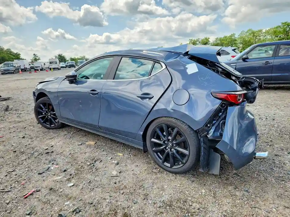 JM1BPBLL7T1854049 2026 MAZDA 3-1