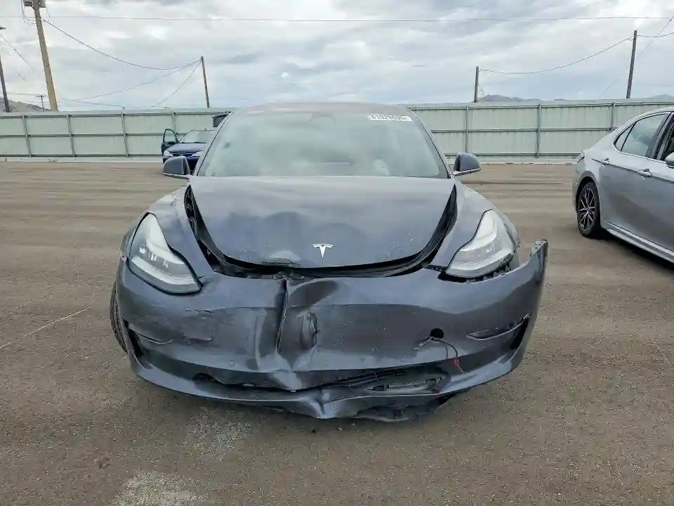 5YJ3E1EB7JF151418 2018 TESLA MODEL 3-4