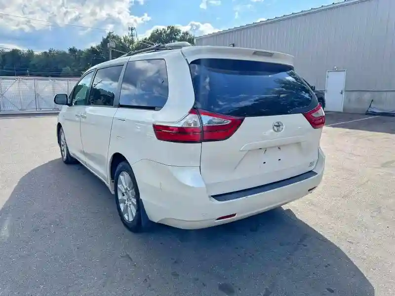 5TDDZ3DC4HS159092 2017 TOYOTA SIENNA-1