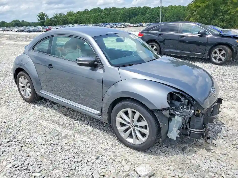 3VWF17ATXHM619462 2017 VOLKSWAGEN BEETLE-3