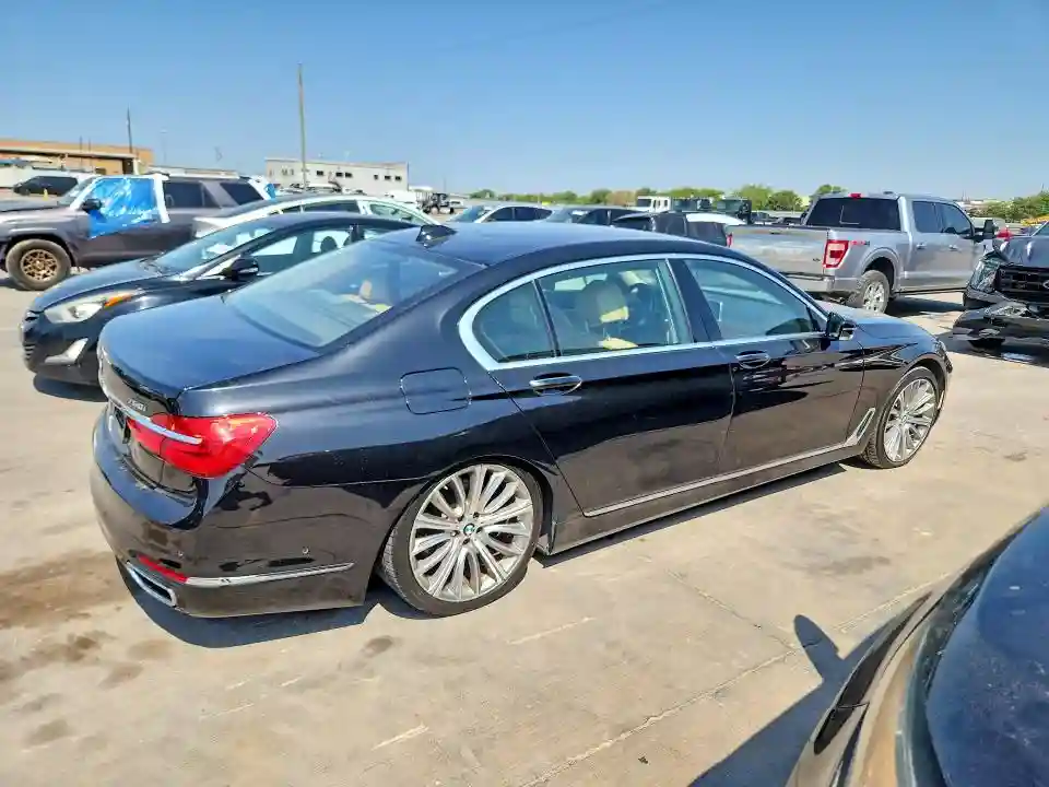WBA7F0C53GGL99070 2016 BMW 7 SERIES-2