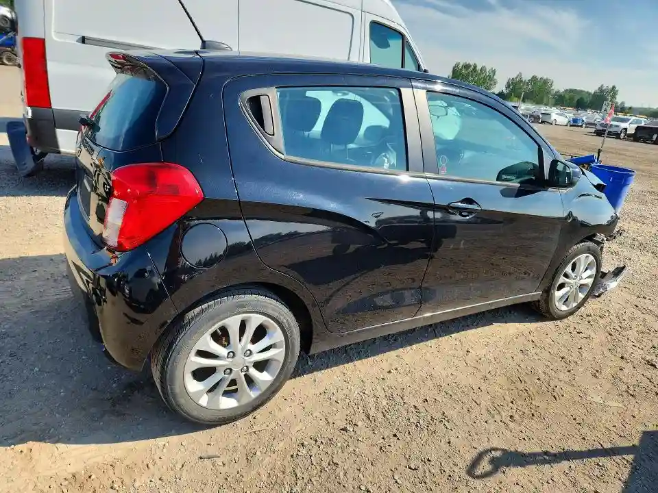 KL8CD6SA4KC734967 2019 CHEVROLET SPARK-2
