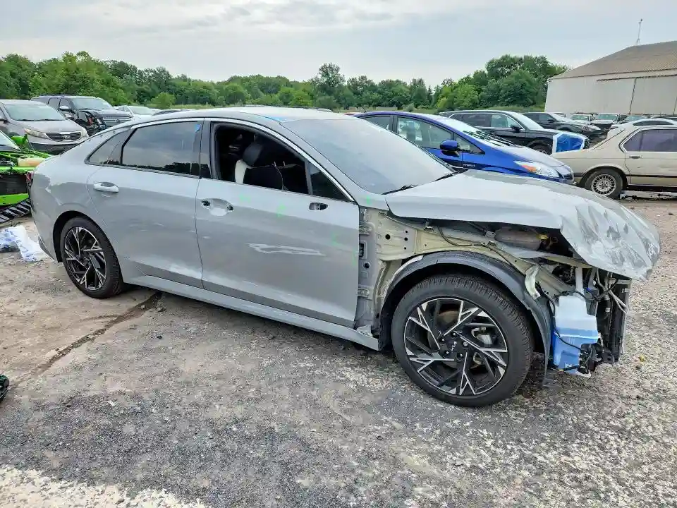 KNAG64J72S5327065 2025 KIA K5-3