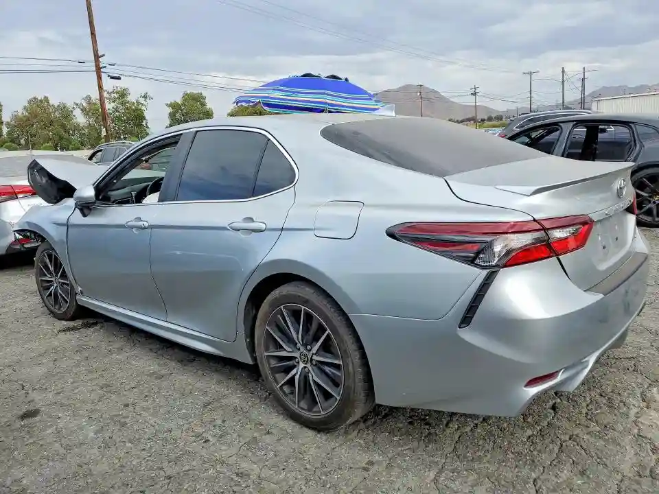 4T1G11AK2MU561263 2021 TOYOTA CAMRY-1