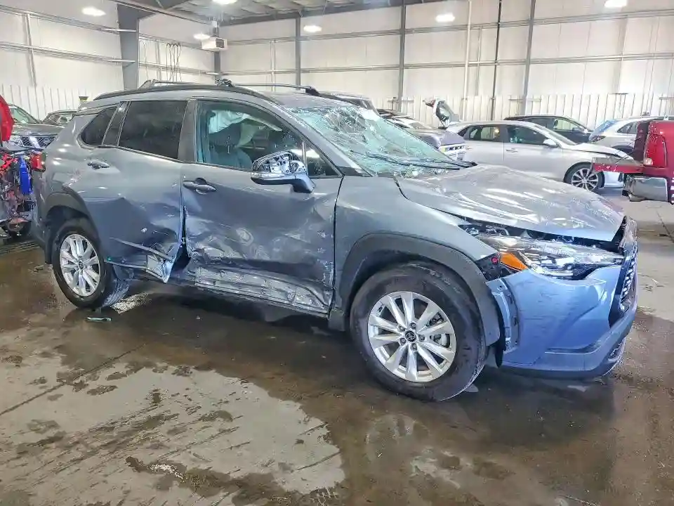 7MUBAABG2RV081976 2024 TOYOTA COROLLA CR-3