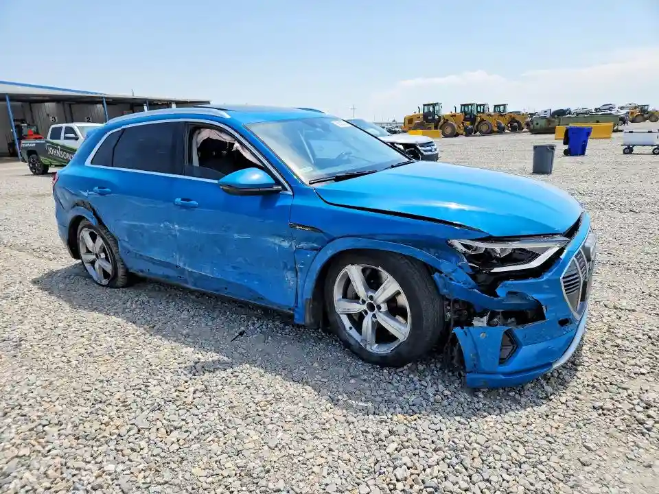 WA1LAAGE0KB002883 2019 AUDI E-TRON-3