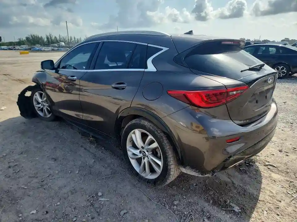 SJKCH5CP8KA009793 2019 INFINITI QX30-1