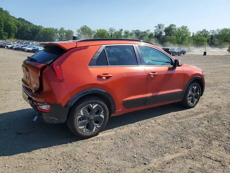 KNDCR3L13P5050932 2023 KIA NIRO-2