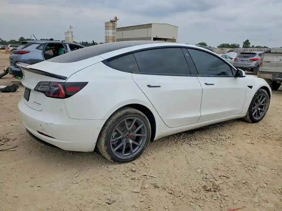 5YJ3E1EB3NF166164 2022 TESLA MODEL 3-2