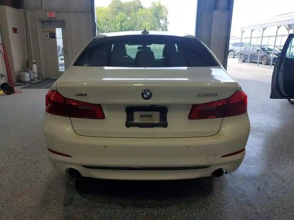 WBAJA7C54JWC75032 2018 BMW 5 SERIES-5