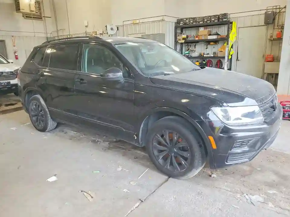 3VV3B7AX7JM106568 2018 VOLKSWAGEN TIGUAN-3