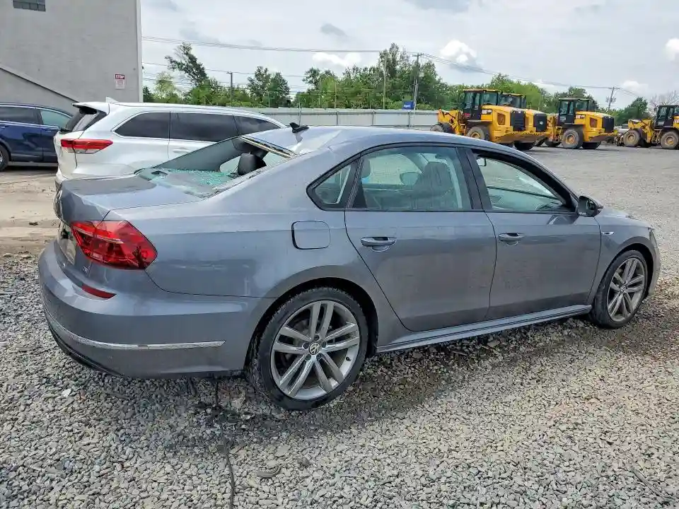 1VWAA7A38JC009917 2018 VOLKSWAGEN PASSAT-2