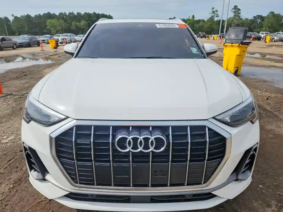 WA1DECF37M1016034 2021 AUDI Q3-4