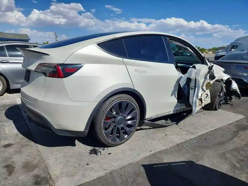7SAYGDEF6NF337545 2022 TESLA MODEL Y-2