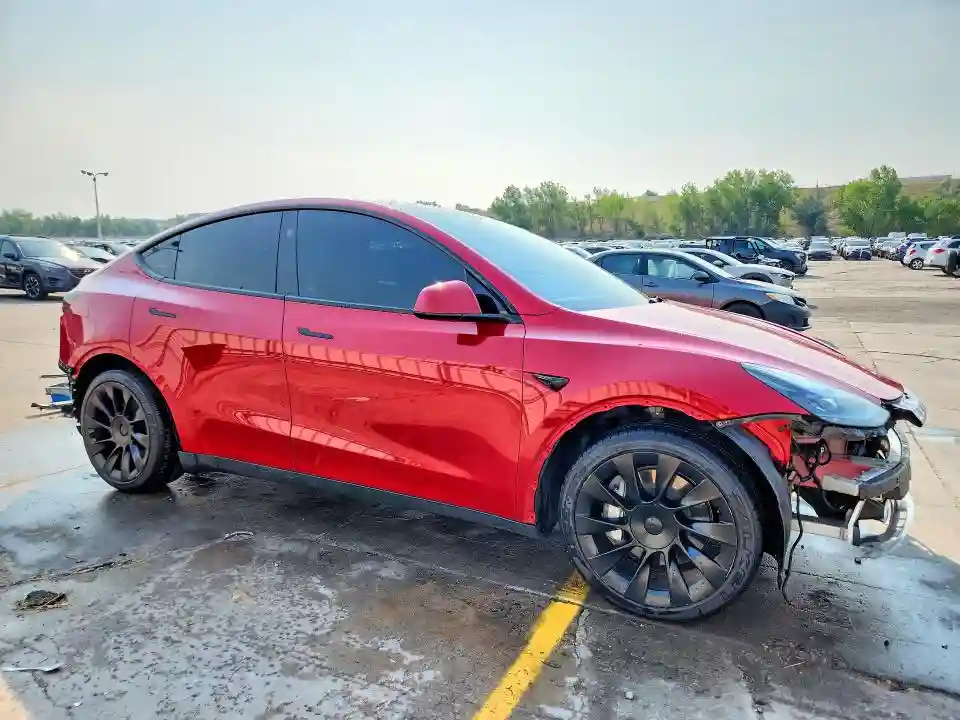 7SAYGAEE7PF866818 2023 TESLA MODEL Y-3