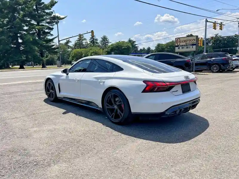 WAUFJBFW2N7006120 2022 AUDI E-TRON GT-2