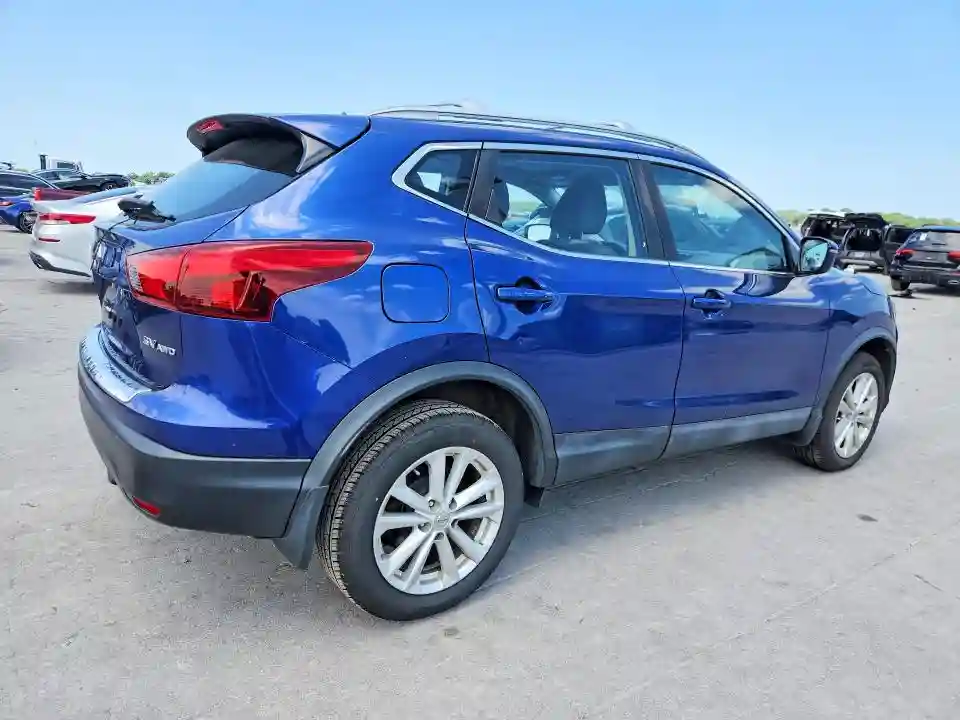 JN1BJ1CR4HW111359 2017 NISSAN ROGUE-2