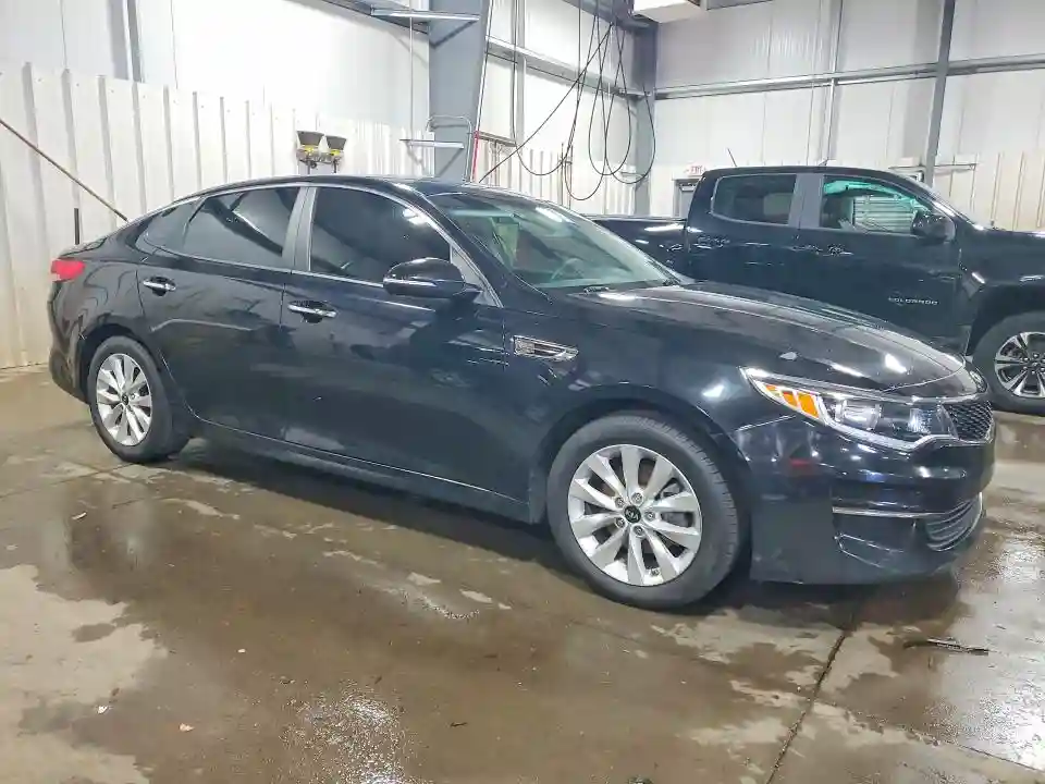 5XXGT4L39HG141517 2017 KIA OPTIMA-3