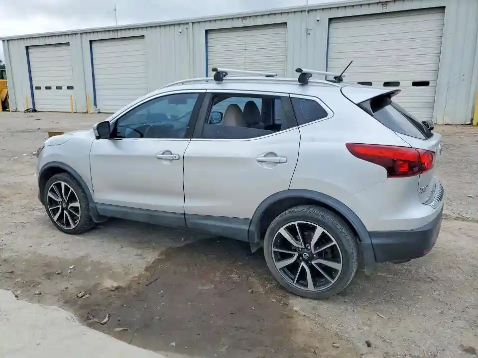 JN1BJ1CP8JW195495 2018 NISSAN ROGUE-1