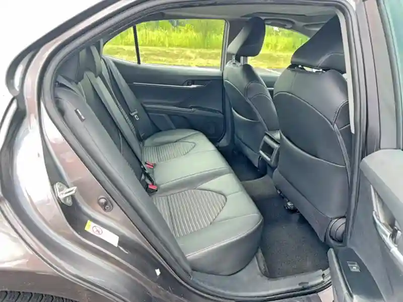 4T1B11HKXJU560650 2018 TOYOTA CAMRY-5