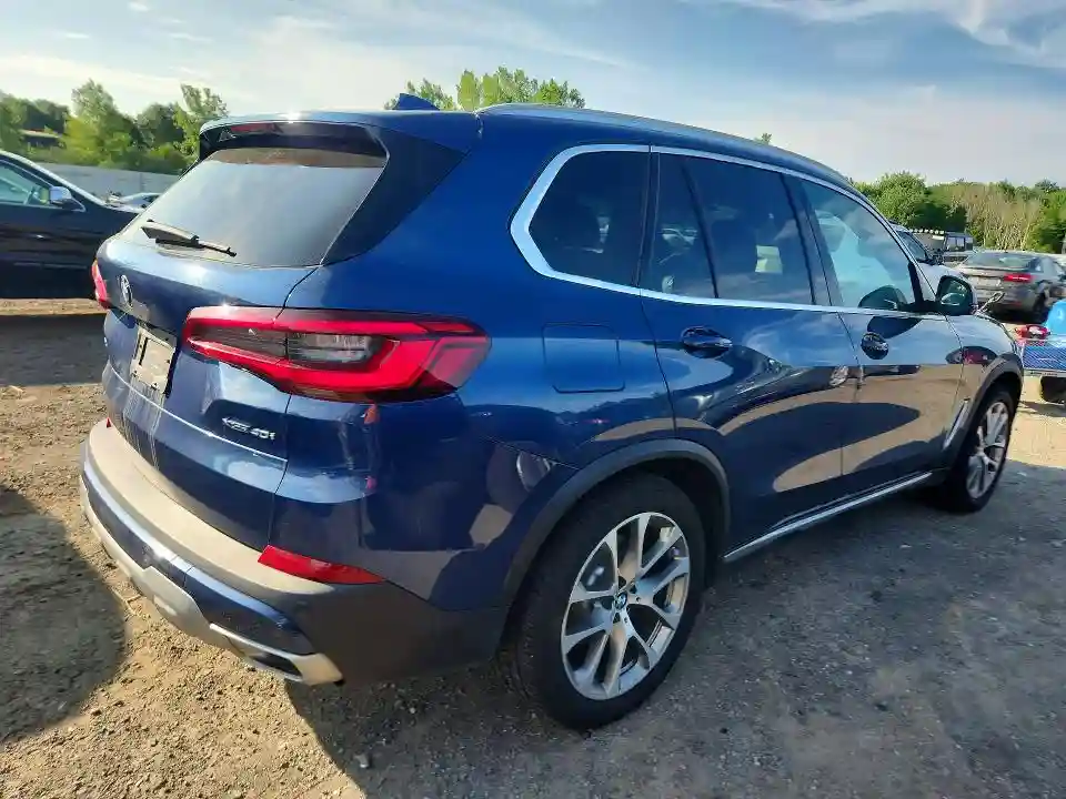 5UXCR6C50KLL39676 2019 BMW X5-2